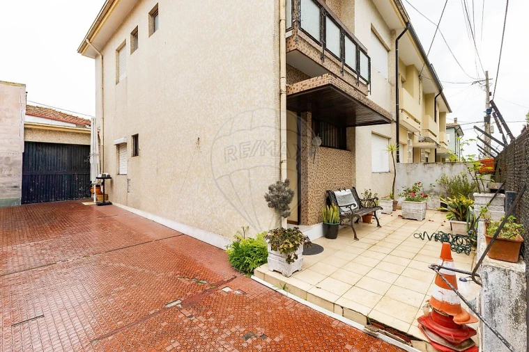 Moradia T4 para Venda em Mafamude e Vilar do Paraíso Foto 2