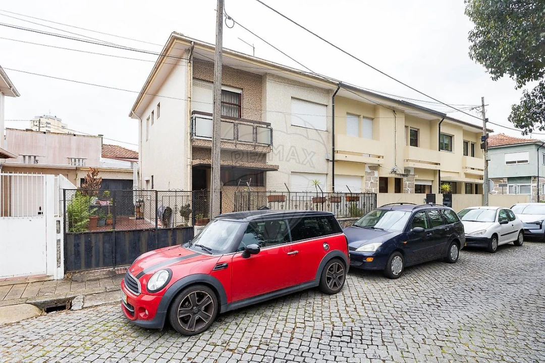 Moradia T4 para Venda em Mafamude e Vilar do Paraíso Foto 3