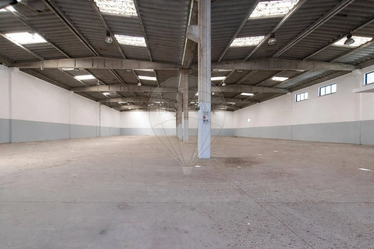 Armazém para Venda em Sado Foto 4