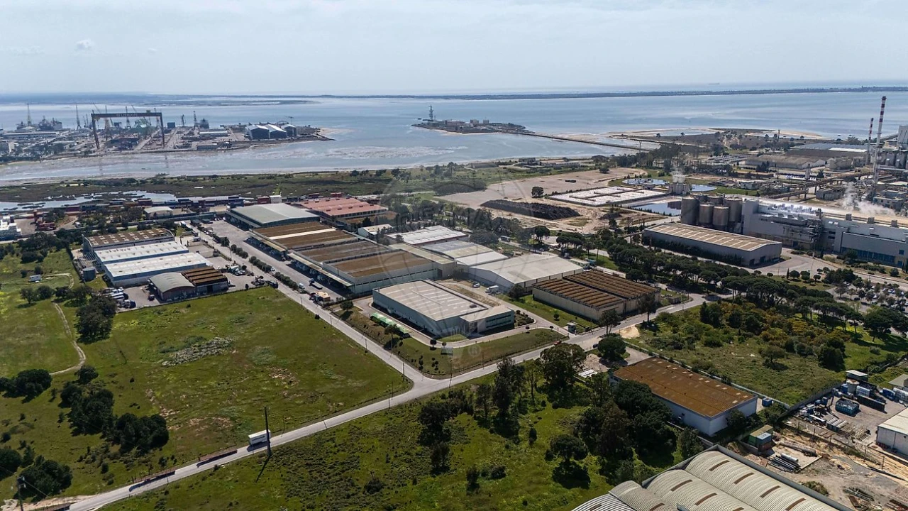 Armazém para Venda em Sado Foto 32