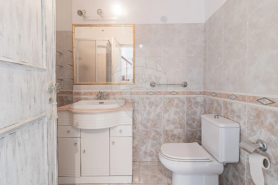 Apartamento T3 para Venda em Rio de Mouro Foto 5