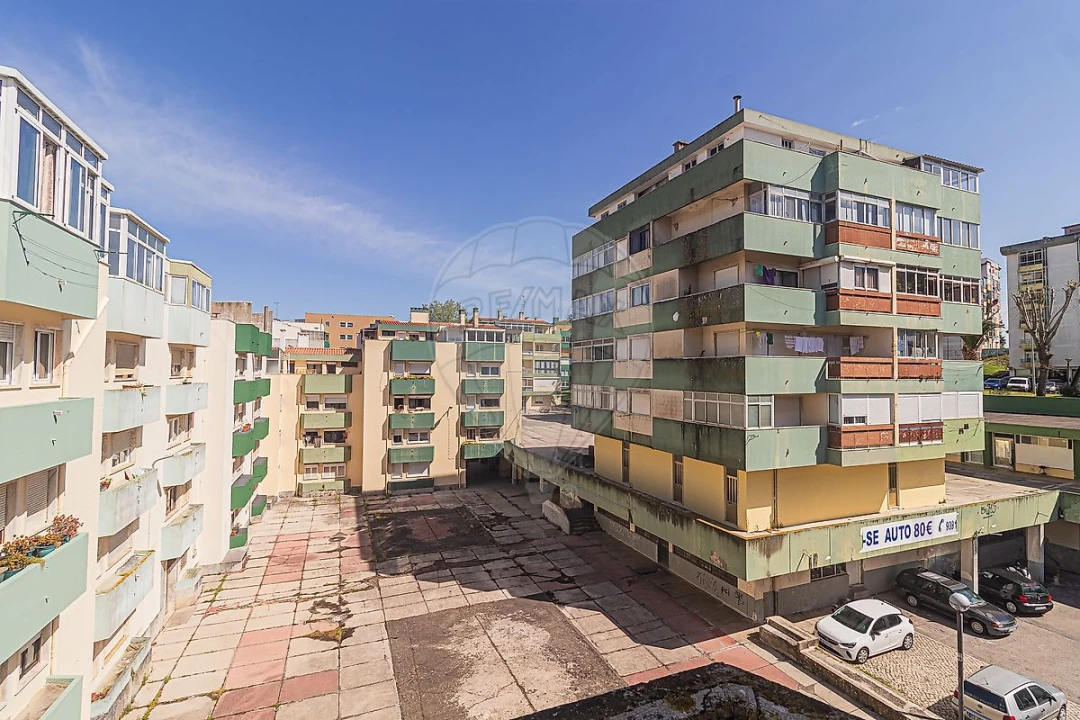 Apartamento T3 para Venda em Rio de Mouro Foto 22