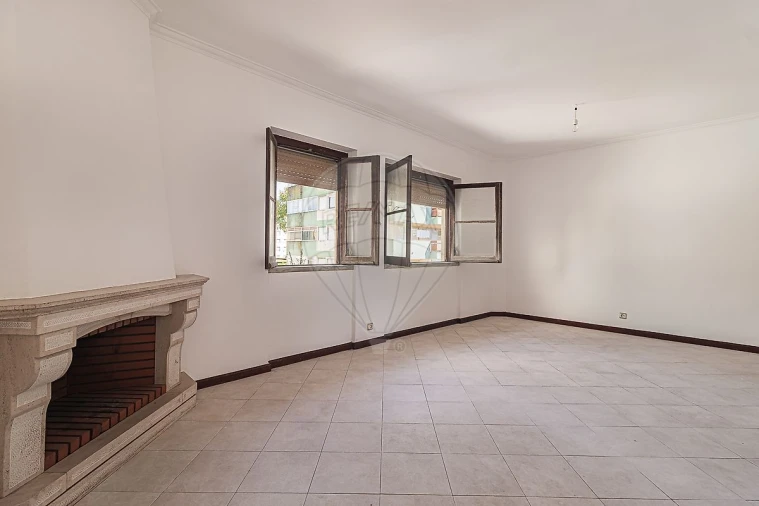 Apartamento T3 para Venda em Rio de Mouro Foto 15