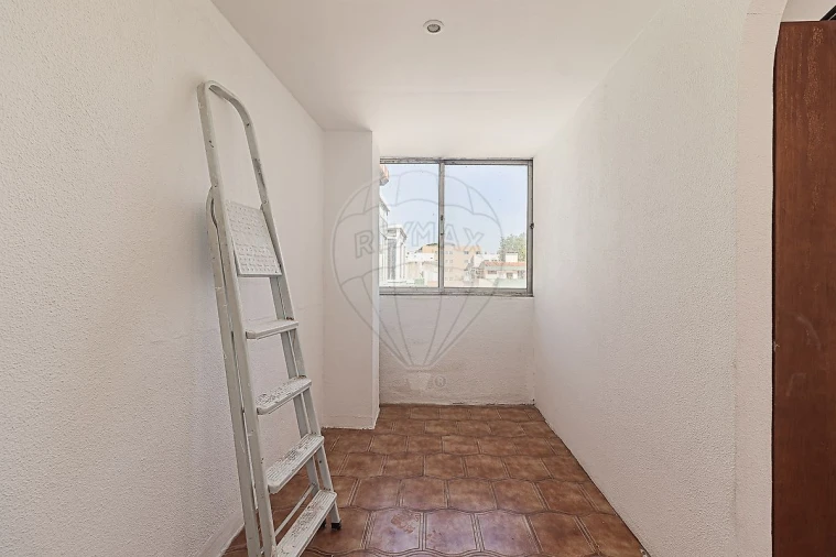 Apartamento T3 para Venda em Rio de Mouro Foto 29