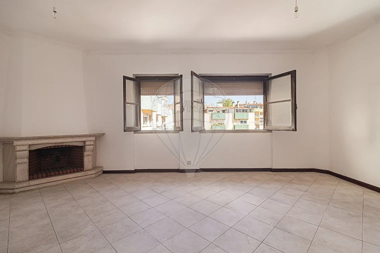 Apartamento T3 para Venda em Rio de Mouro Foto 13