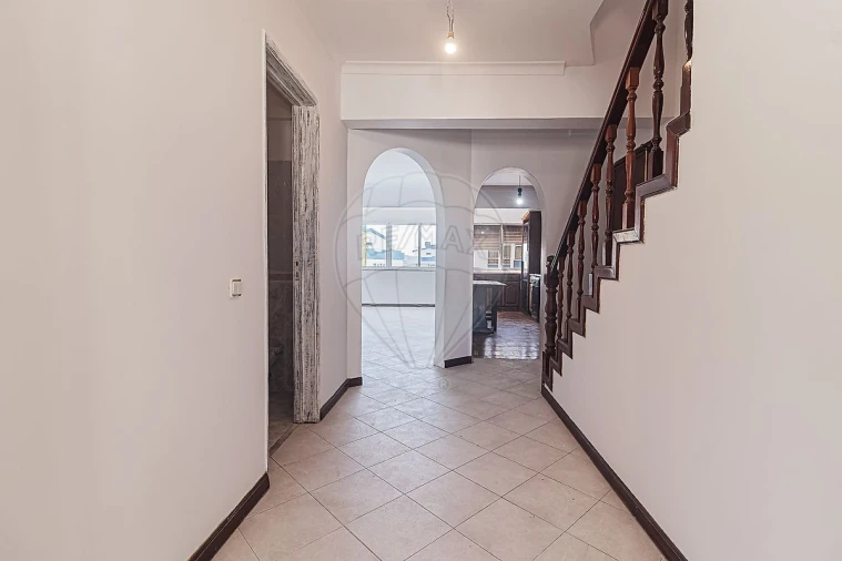 Apartamento T3 para Venda em Rio de Mouro Foto 4