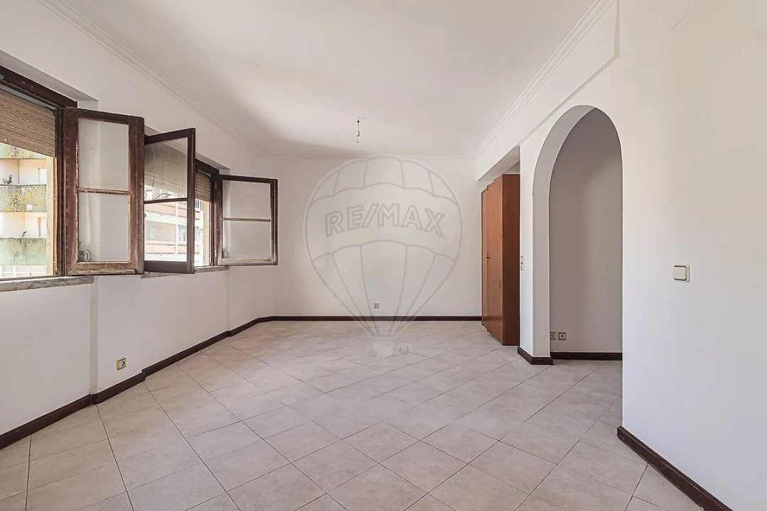 Apartamento T3 para Venda em Rio de Mouro Foto 16