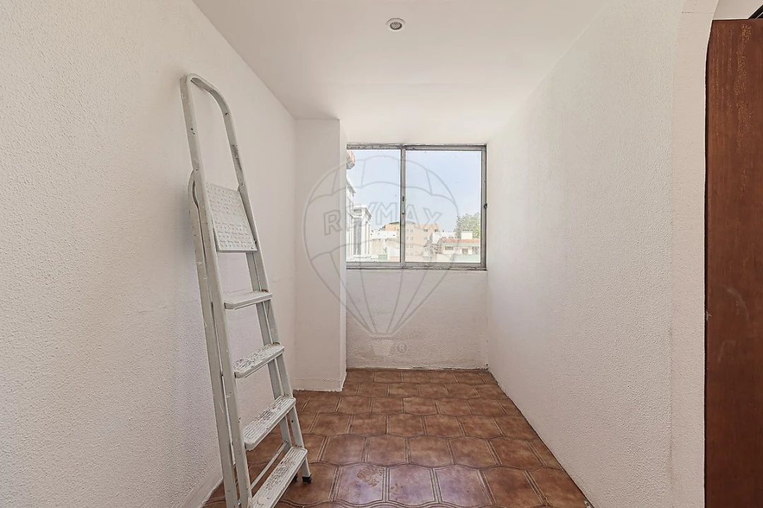 Apartamento T3 para Venda em Rio de Mouro Foto 29