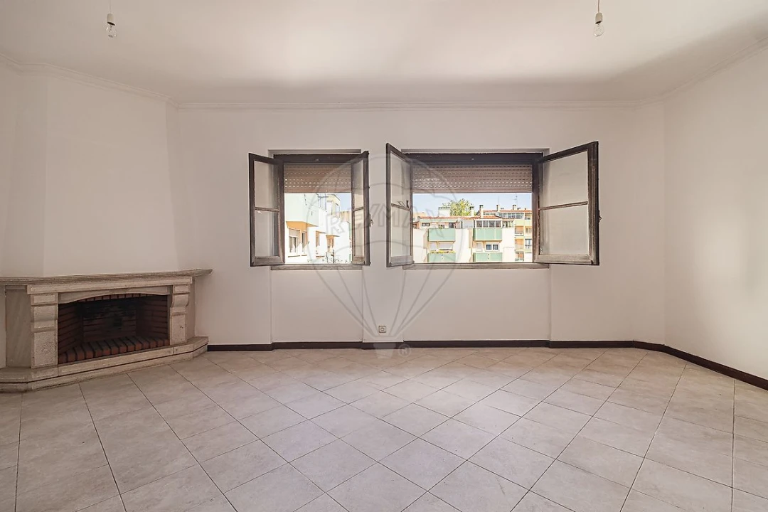 Apartamento T3 para Venda em Rio de Mouro Foto 13