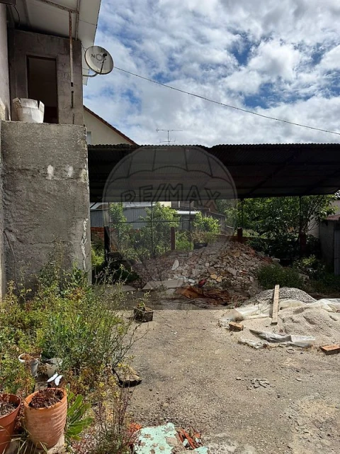 Moradia T2 para Venda em Trezoi