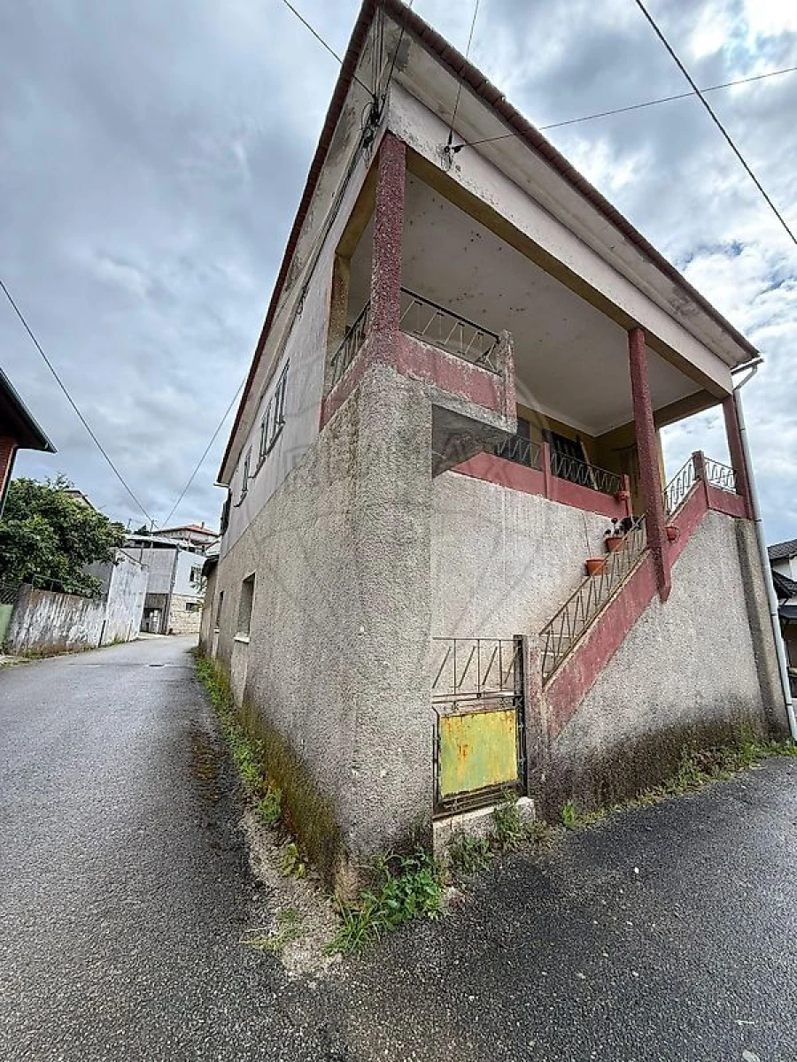 Moradia T2 para Venda em Trezoi Foto 4