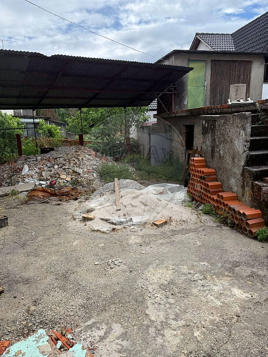 Moradia T2 para Venda em Trezoi Foto 22