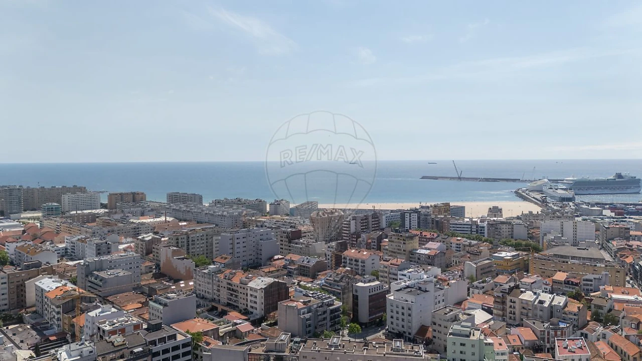 Moradia T4 para Venda em Matosinhos e Leça da Palmeira Foto 1