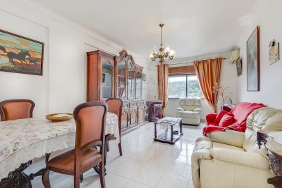 Apartamento T2 para Venda em Queluz e Belas