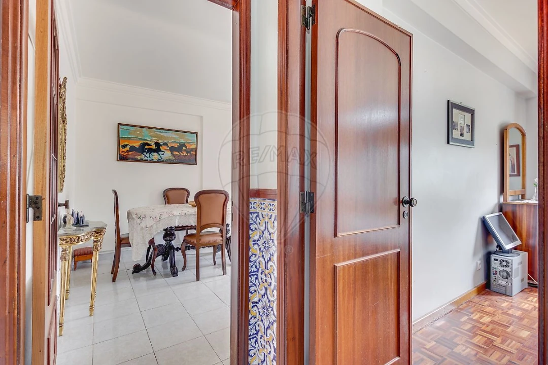 Apartamento T2 para Venda em Queluz e Belas Foto 9