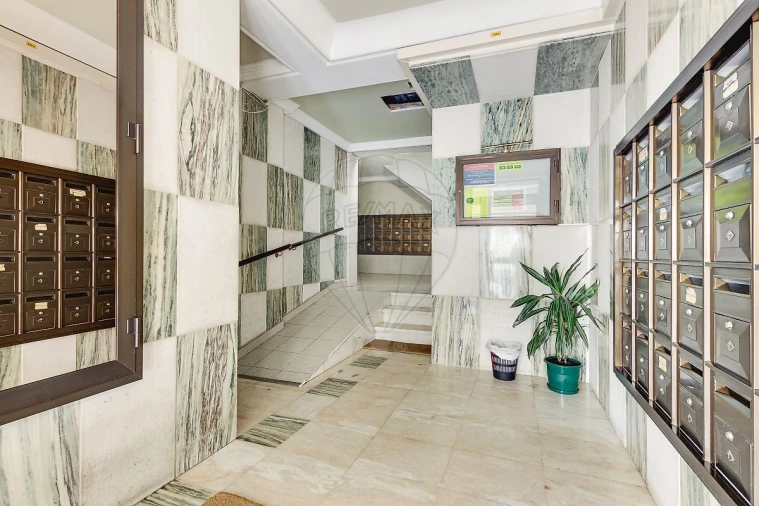 Apartamento T2 para Venda em Queluz e Belas Foto 25