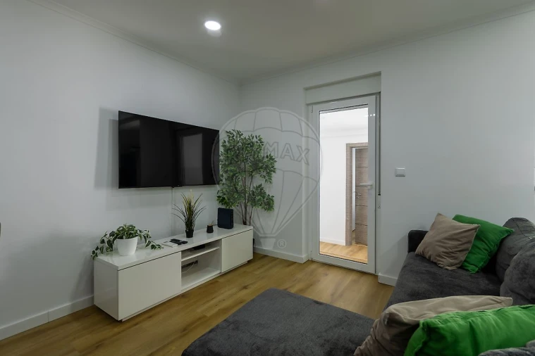 Apartamento T2 para Arrendamento em Odivelas Foto 24