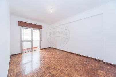 Apartamento T3 para Venda em Corroios