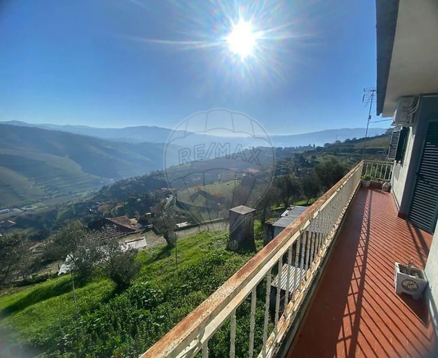 Moradia T4 para Venda em Loureiro Foto 3