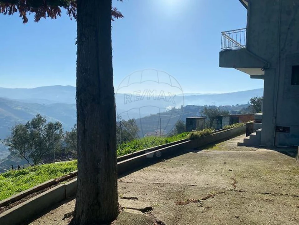 Moradia T4 para Venda em Loureiro Foto 5