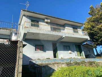 Moradia T4 para Venda em Loureiro