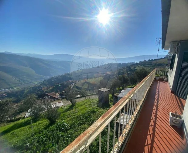 Moradia T4 para Venda em Loureiro Foto 3