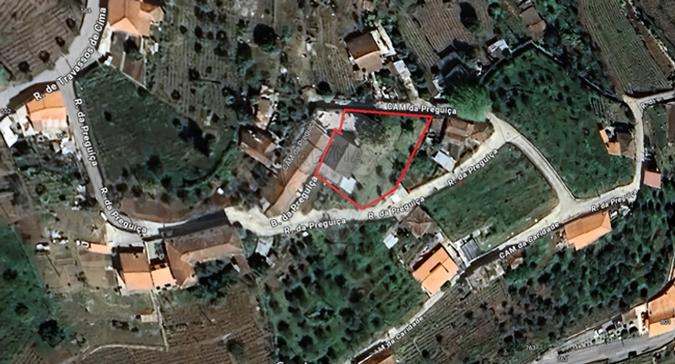 Moradia T4 para Venda em Loureiro Foto 37