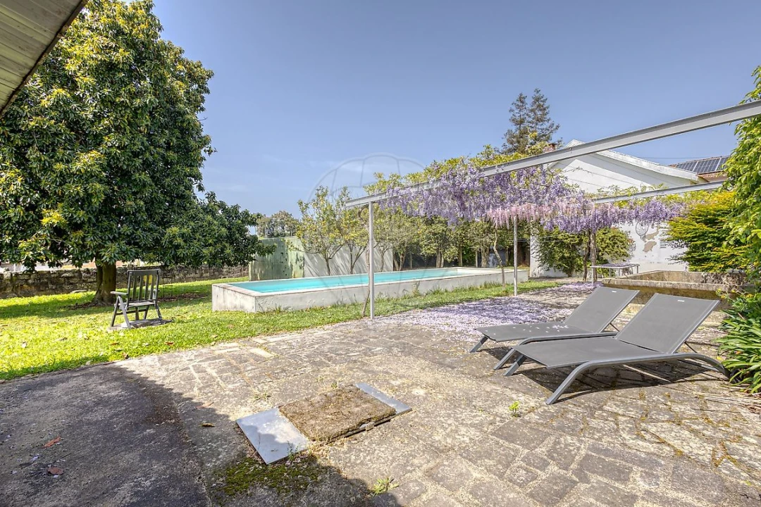 Moradia T5 para Venda em Milheiros Foto 37