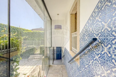 Moradia T5 para Venda em Milheiros