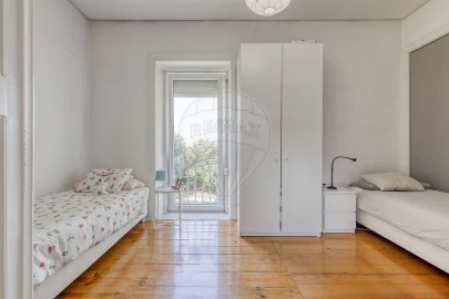 Moradia T5 para Venda em Milheiros