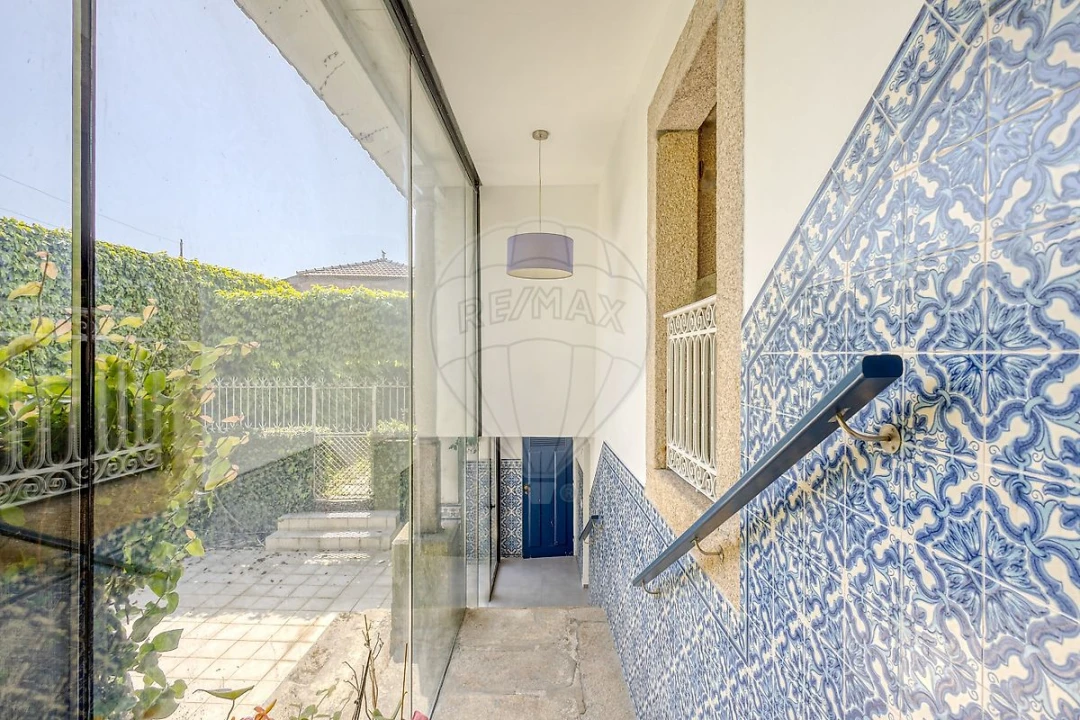 Moradia T5 para Venda em Milheiros Foto 19