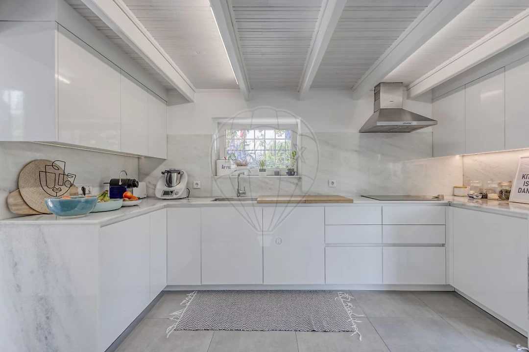 Moradia T5 para Venda em Milheiros Foto 25