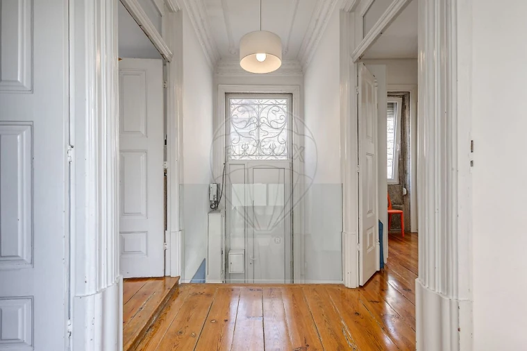 Moradia T5 para Venda em Milheiros Foto 17