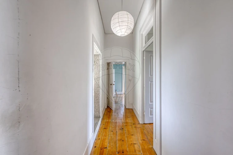 Moradia T5 para Venda em Milheiros Foto 12