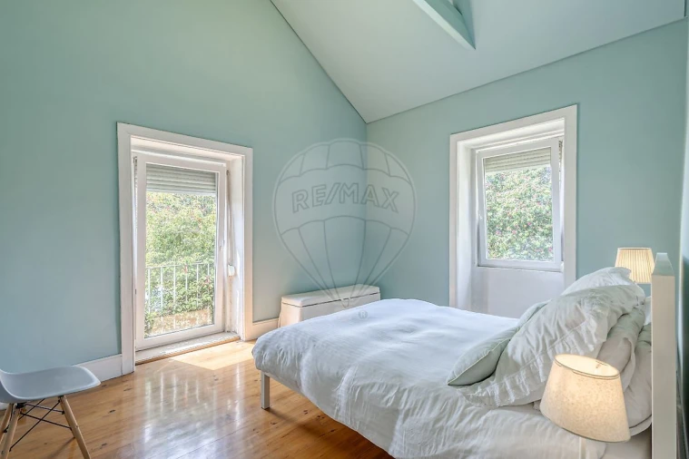 Moradia T5 para Venda em Milheiros Foto 9