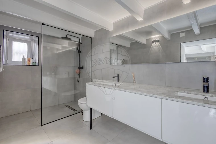 Moradia T5 para Venda em Milheiros Foto 33