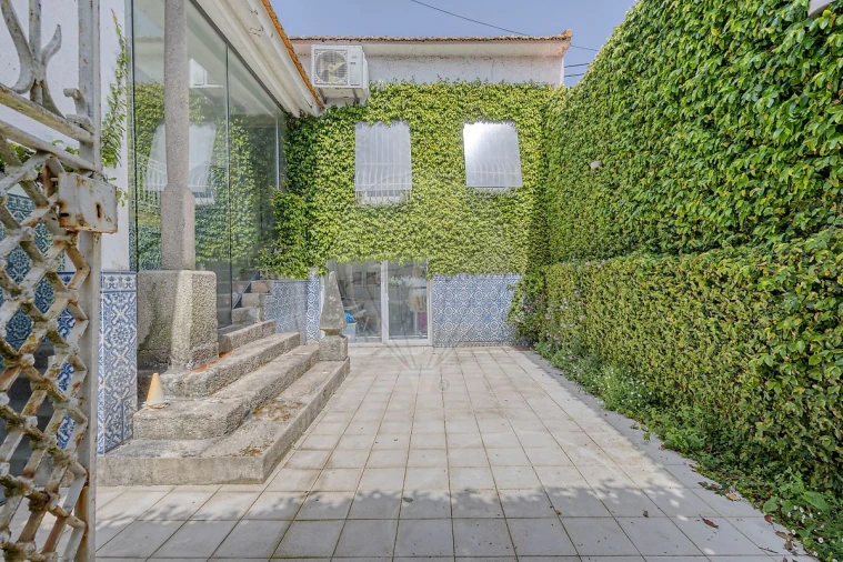 Moradia T5 para Venda em Milheiros Foto 34