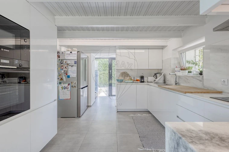 Moradia T5 para Venda em Milheiros Foto 23