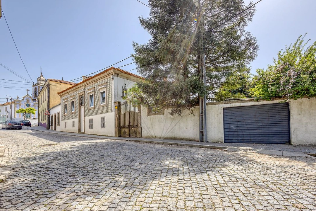 Moradia T5 para Venda em Milheiros Foto 46