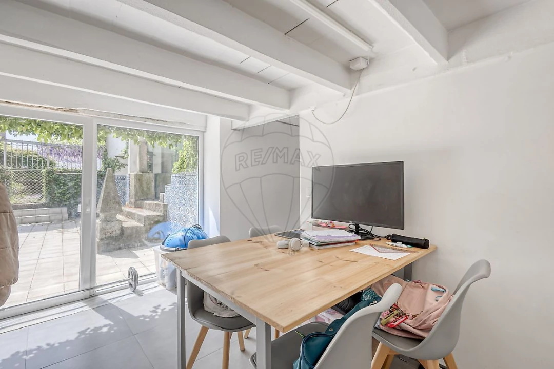 Moradia T5 para Venda em Milheiros Foto 32