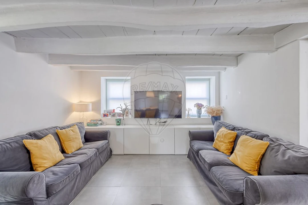 Moradia T5 para Venda em Milheiros Foto 27