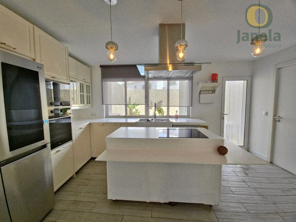 Moradia T7 para Venda em Montenegro Foto 8