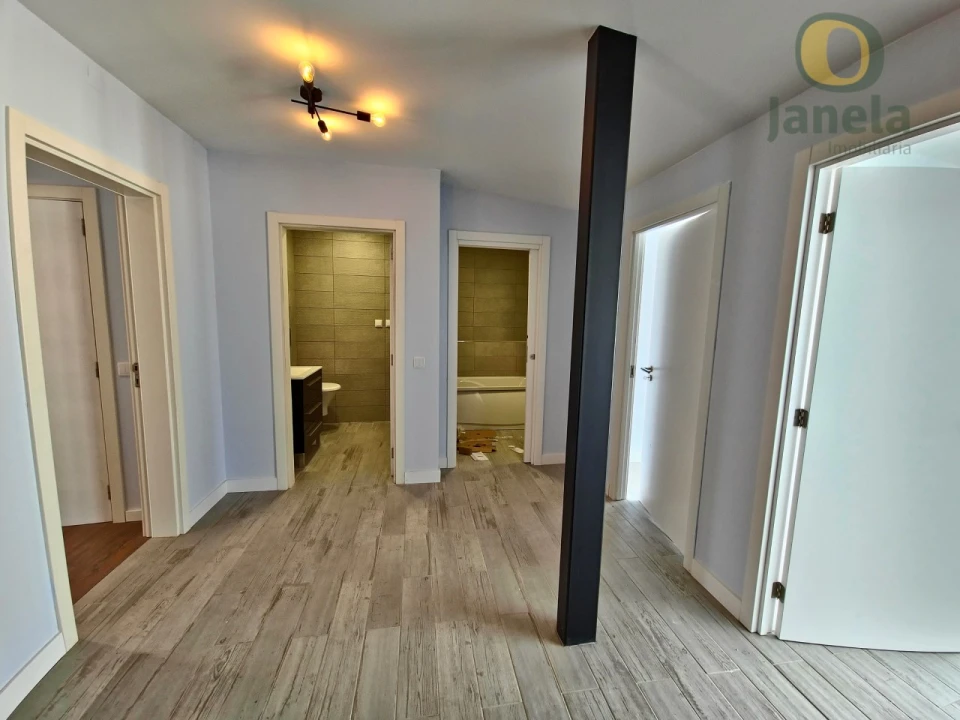 Moradia T7 para Venda em Montenegro Foto 32