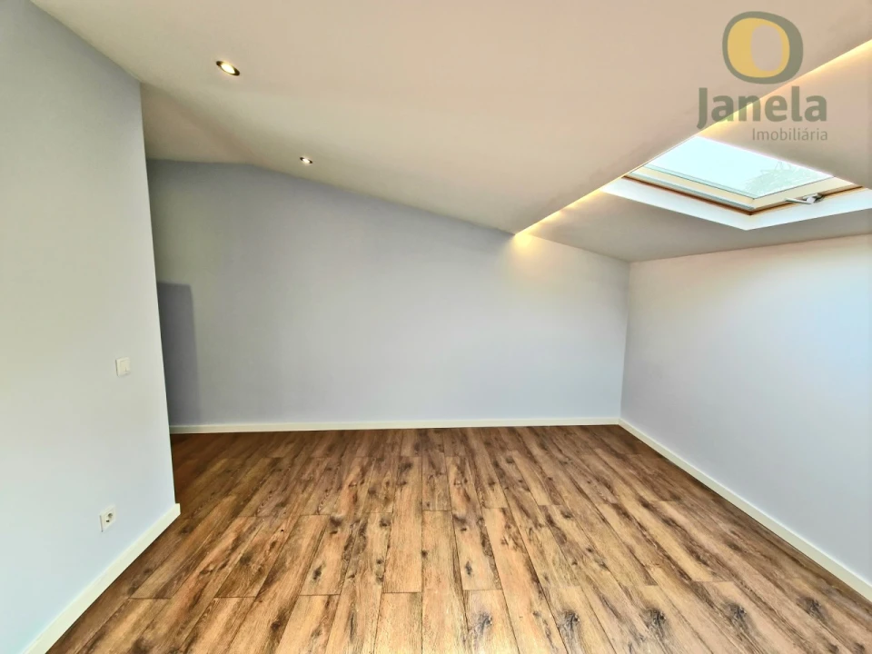 Moradia T7 para Venda em Montenegro Foto 41