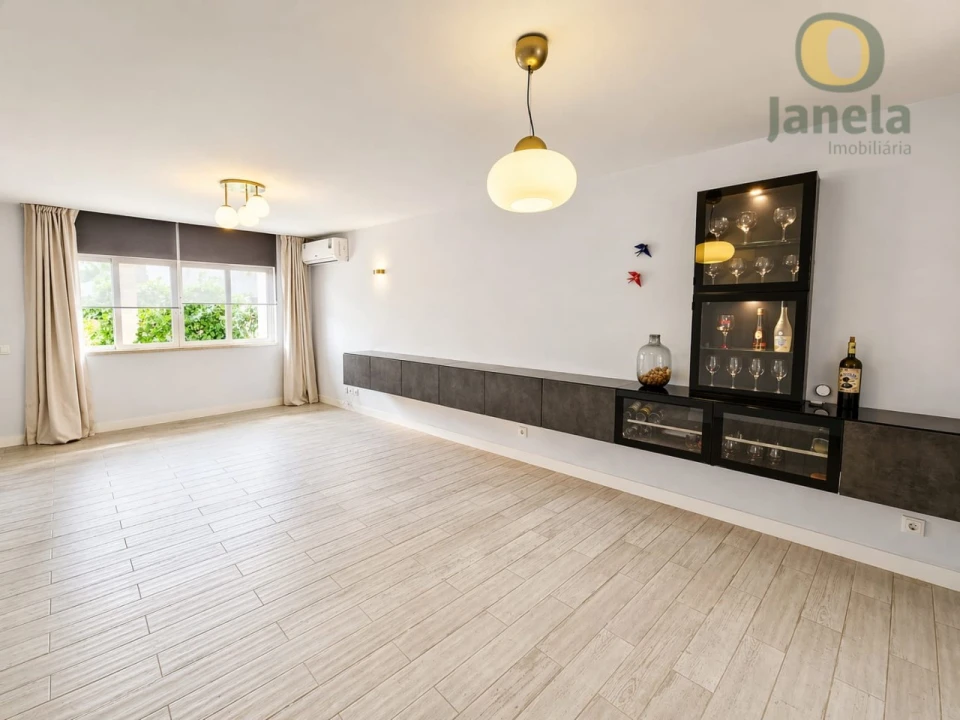 Moradia T7 para Venda em Montenegro Foto 4