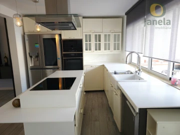 Moradia T7 para Venda em Montenegro