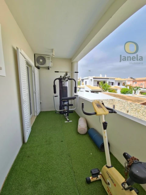 Moradia T7 para Venda em Montenegro