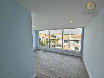 Moradia T7 para Venda em Montenegro