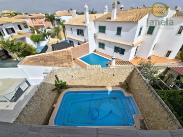 Moradia T7 para Venda em Montenegro