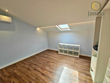 Moradia T7 para Venda em Montenegro